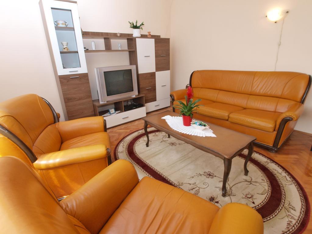 Apartments Ivanka 1056 Pula Ngoại thất bức ảnh